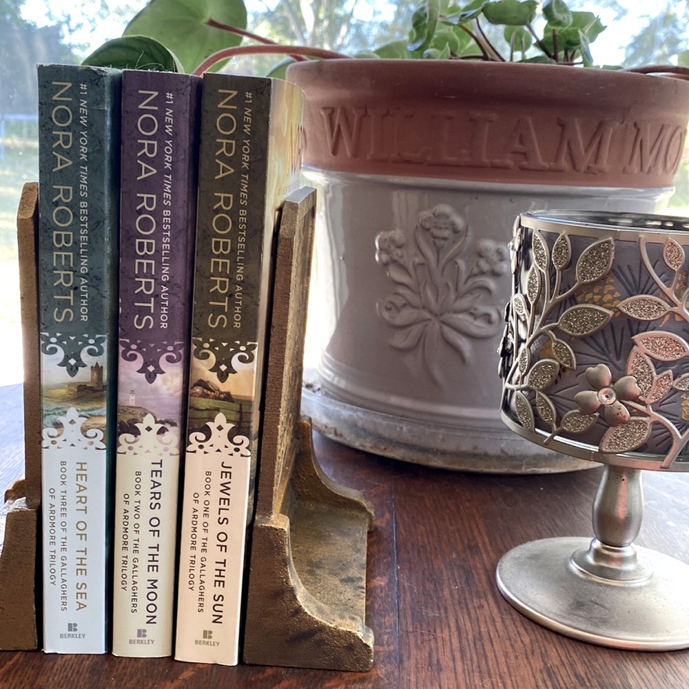 Nora Roberts book set